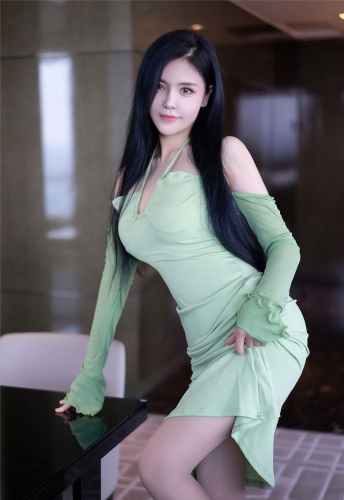 国产美女自卫慰久久亚洲国产美女自卫视频震撼亚洲—勇敢女性的力量与风采