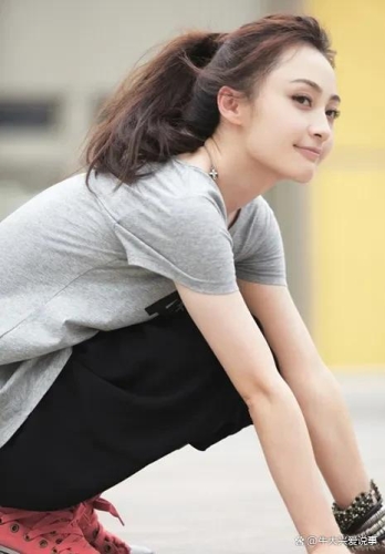 中文字幕人妻亚区中文字幕人妻亚区，揭秘娱乐圈的甜蜜与纷争