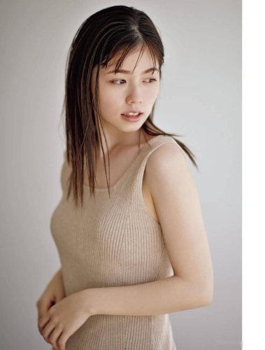 国产自美女在线精品尤物国产美女在线精品尤物，展现女性魅力与自信风采