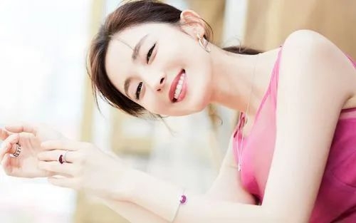 国产美女与欧美风情交织，揭秘BBXX背后的故事国产欧美美女BB图