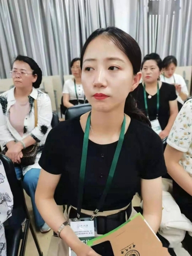 国产精品粉嫩无码毛片，展现女性魅力与自信风采